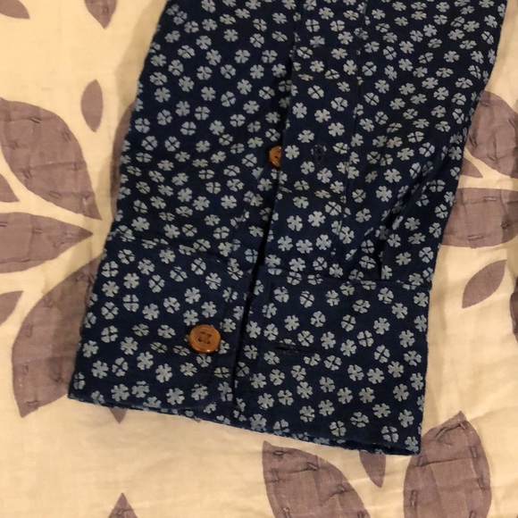 Old Navy Slim Fit Dress Shirt - Picture 2 of 5